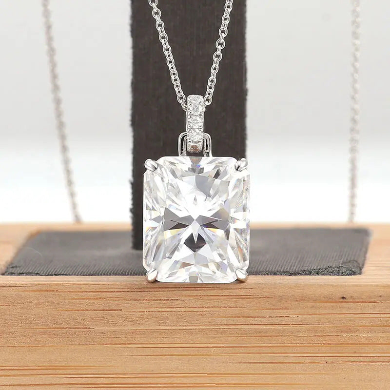 Romantic Necklace for Special Moments
