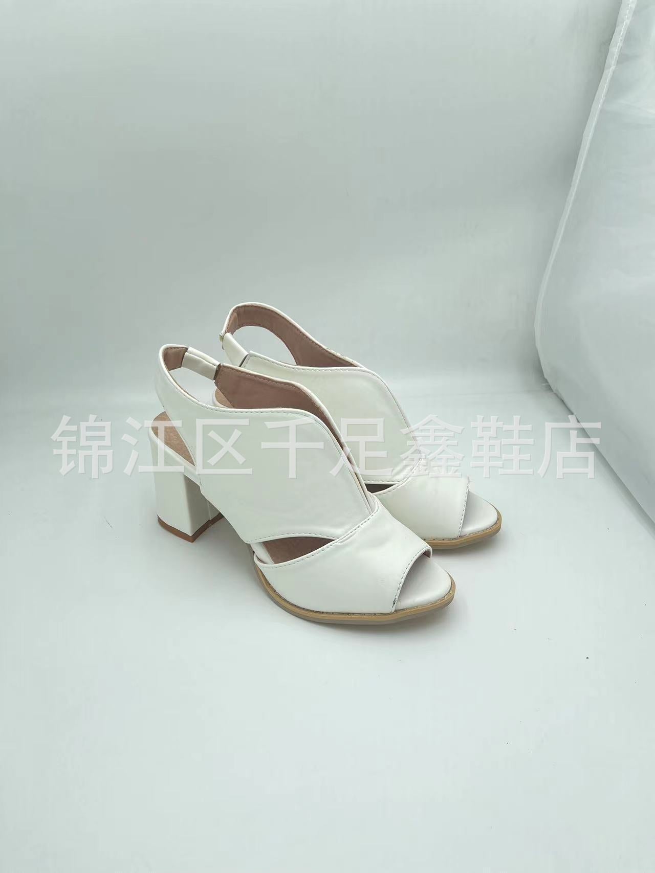 Chic Orthopedic Sandals with Unique Design