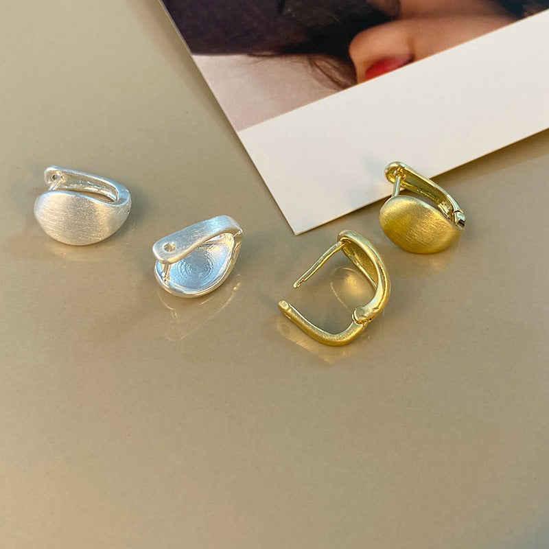 Classic Earring with Timeless Appeal