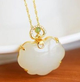 Romantic Gold Necklace for Special Moments