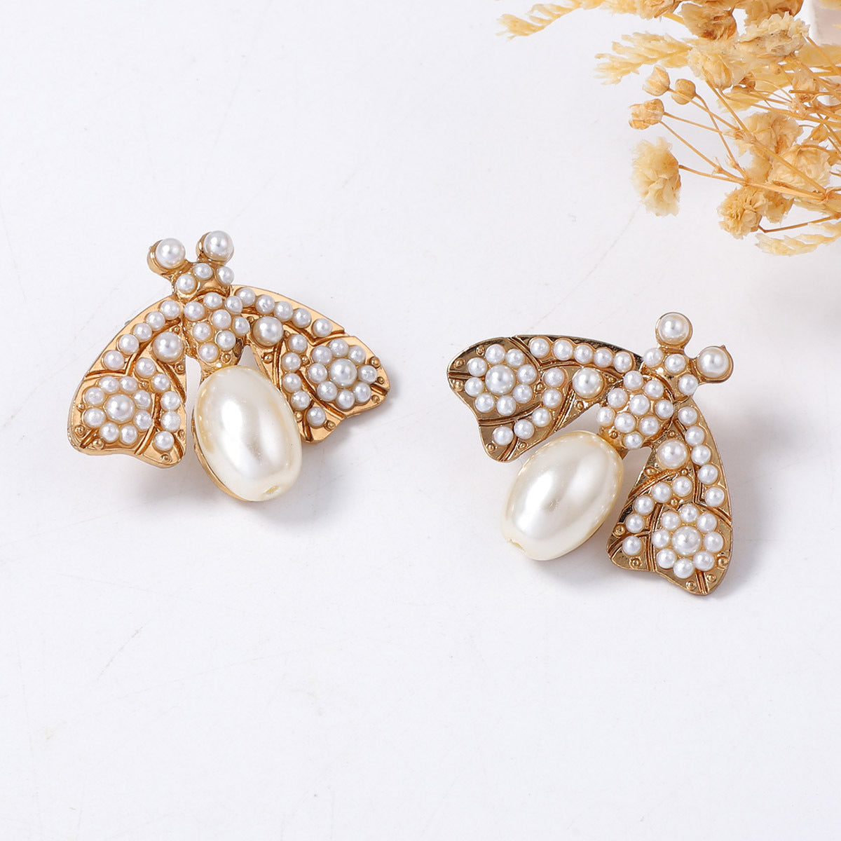 Romantic Pearl Earring for Special Moments