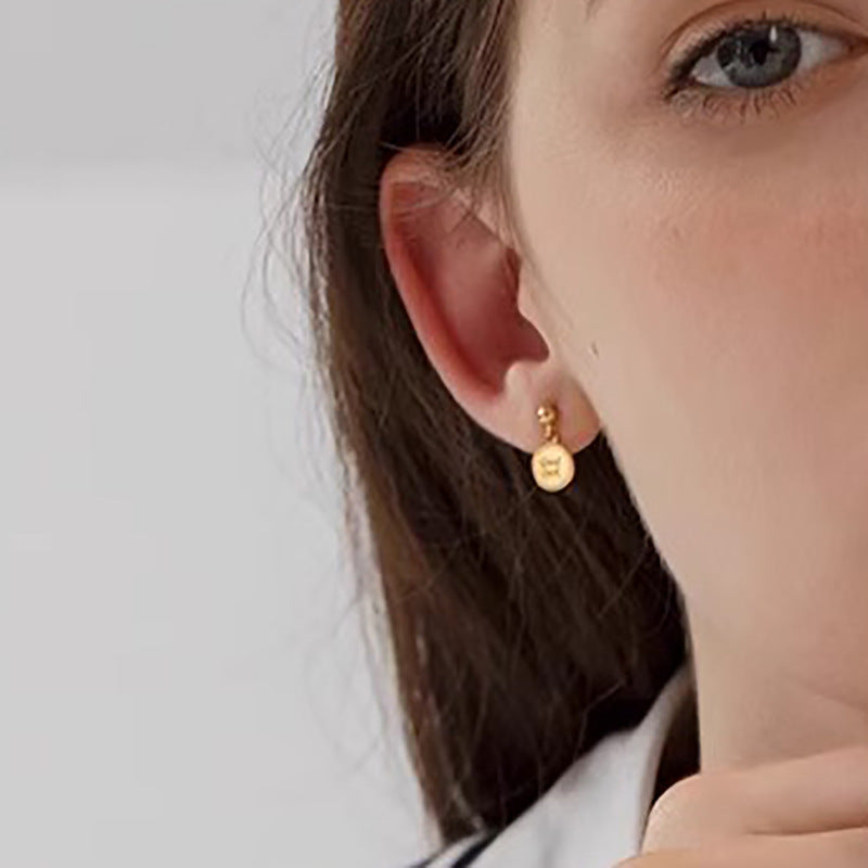 Charming Earring for Any Occasion