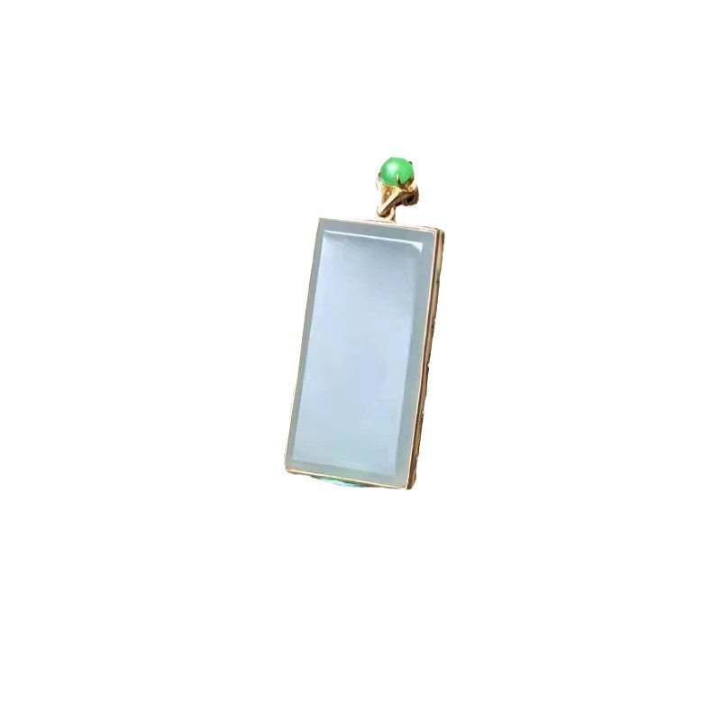 Romantic Gold Pendant for Special Moments