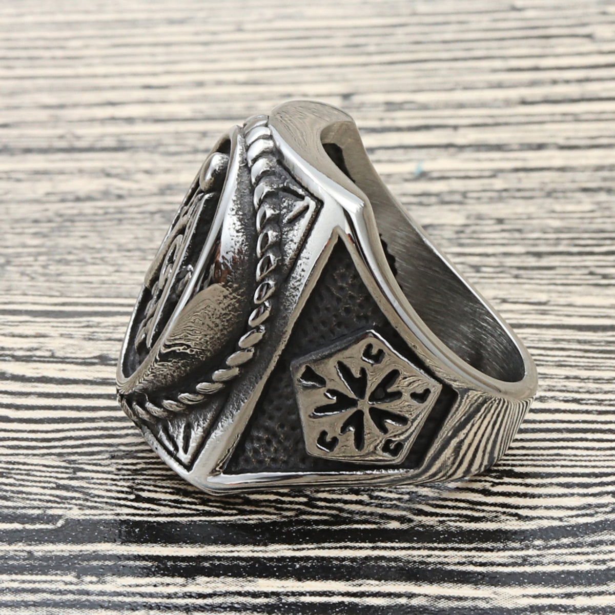 Classic Ring with Timeless Appeal