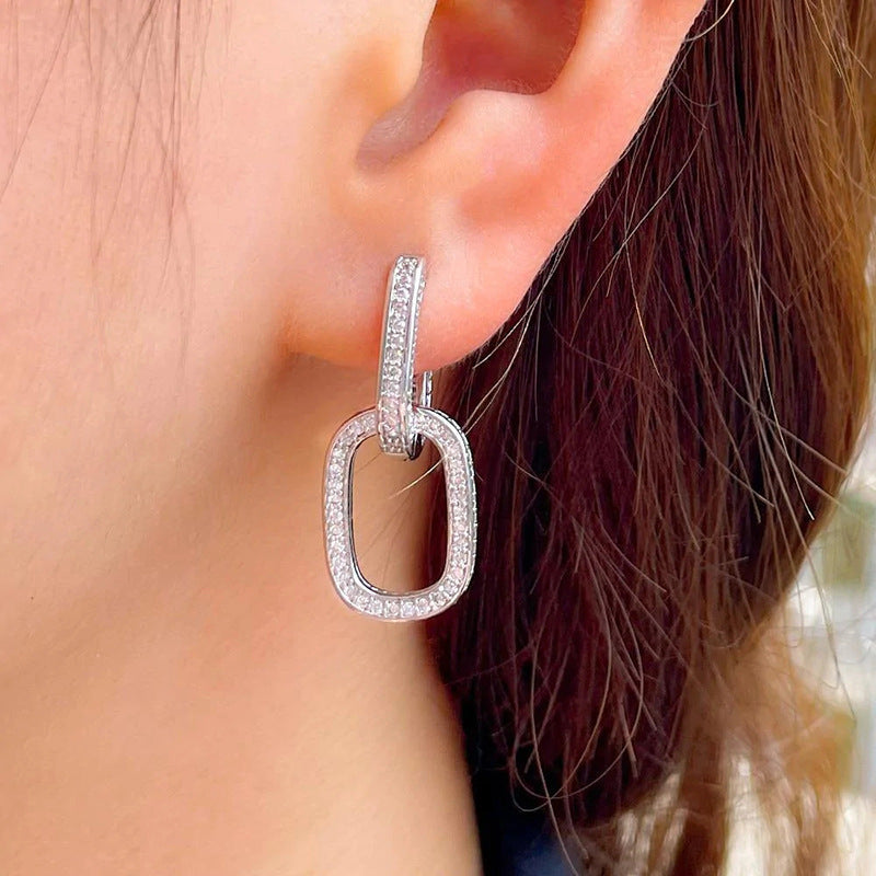 Charming Earring for Any Occasion
