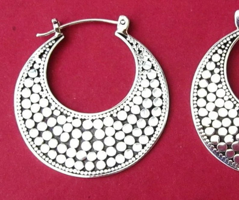 Charming Earring for Any Occasion