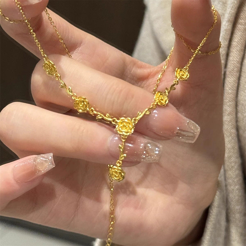 Charming Gold Necklace for Any Occasion