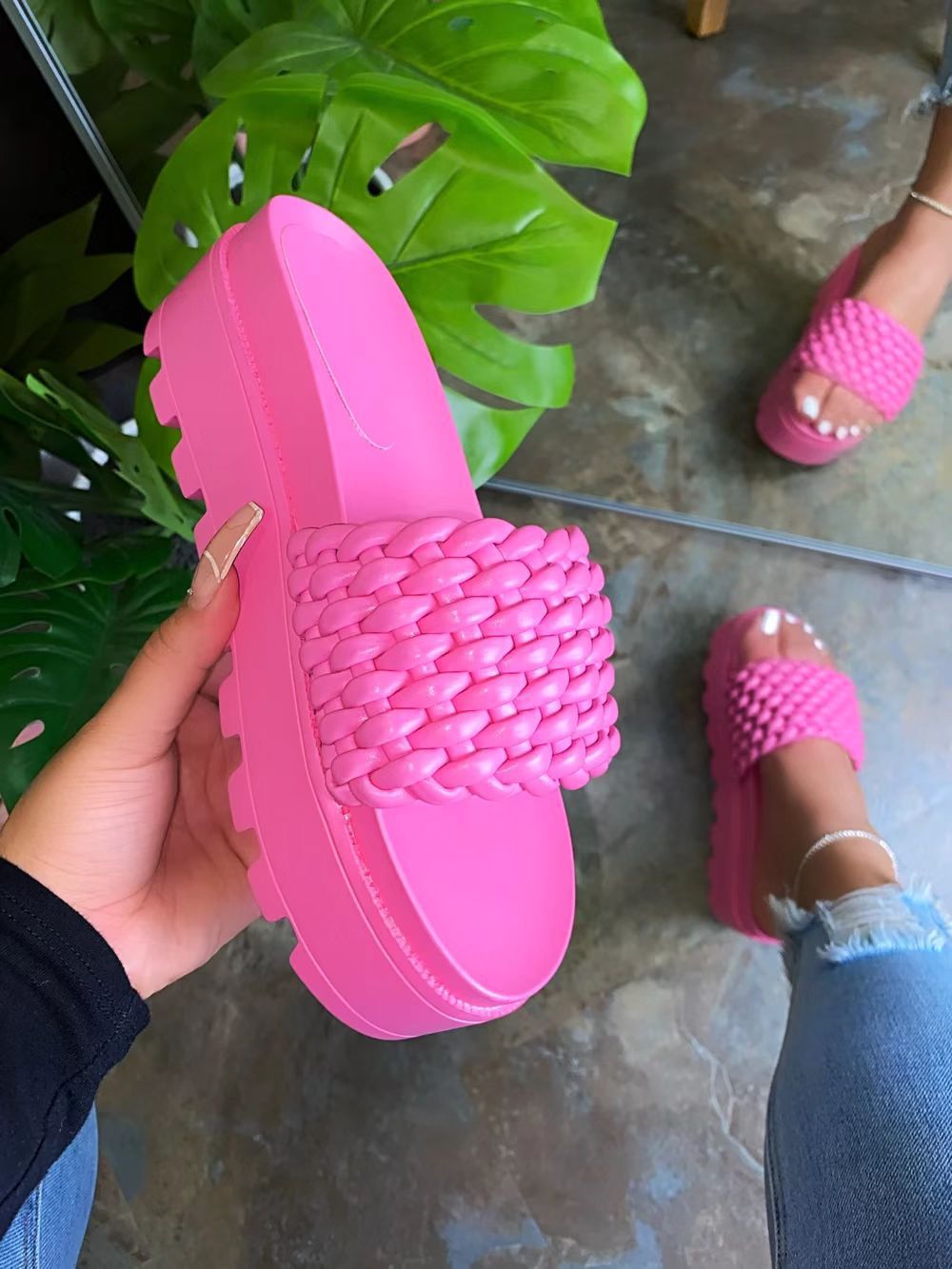 Graceful Orthopedic Sandals for Modern Look