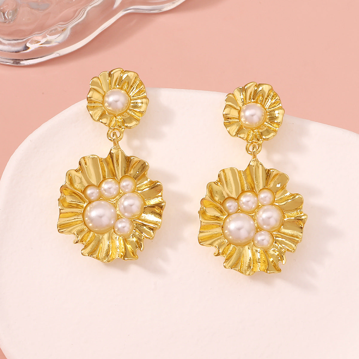 Romantic Pearl Earring for Special Moments