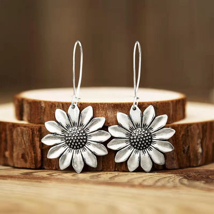 Elegant Gold Earring for Every Occasion