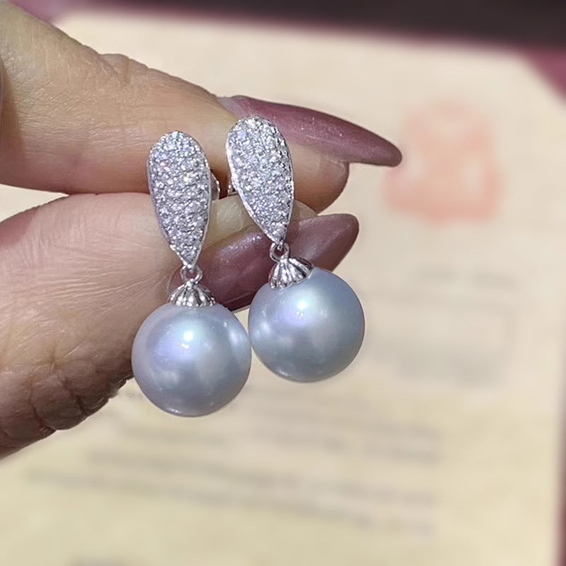 Beautiful Pearl Earring with Unique Style