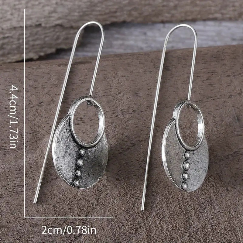 Charming Silver Earring for Any Occasion