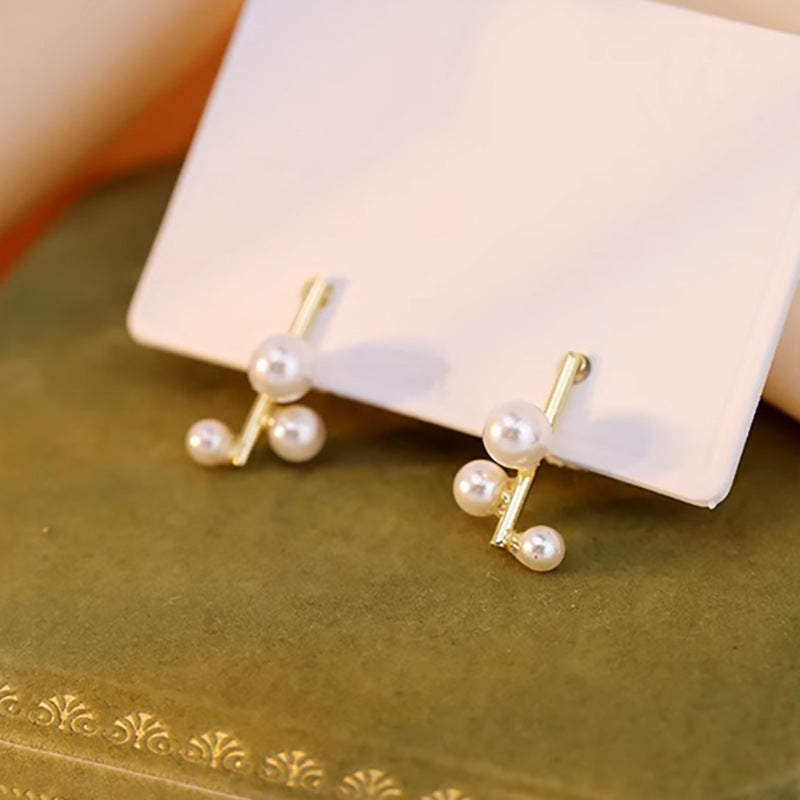 Beautiful Pearl Earring with Unique Style