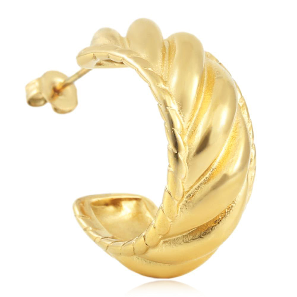 Classic Gold Earring with Timeless Appeal