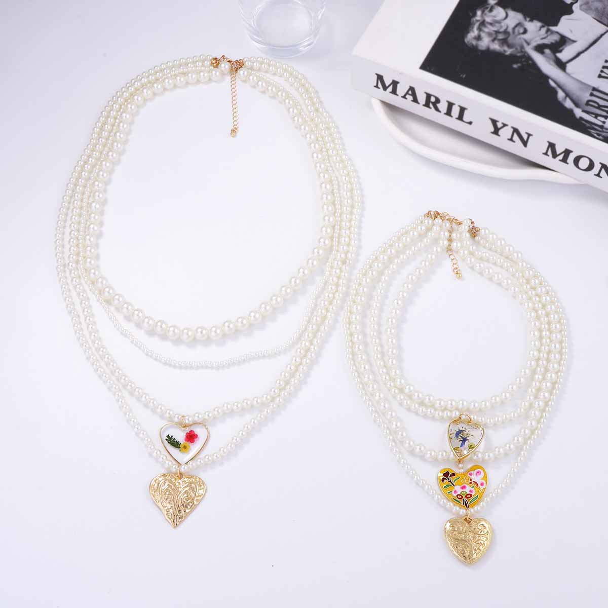 Beautiful Pearl Necklace with Unique Style