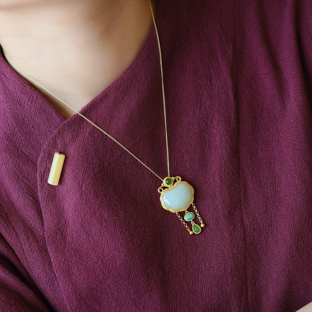 Stunning Silver Pendant for Daily Wear