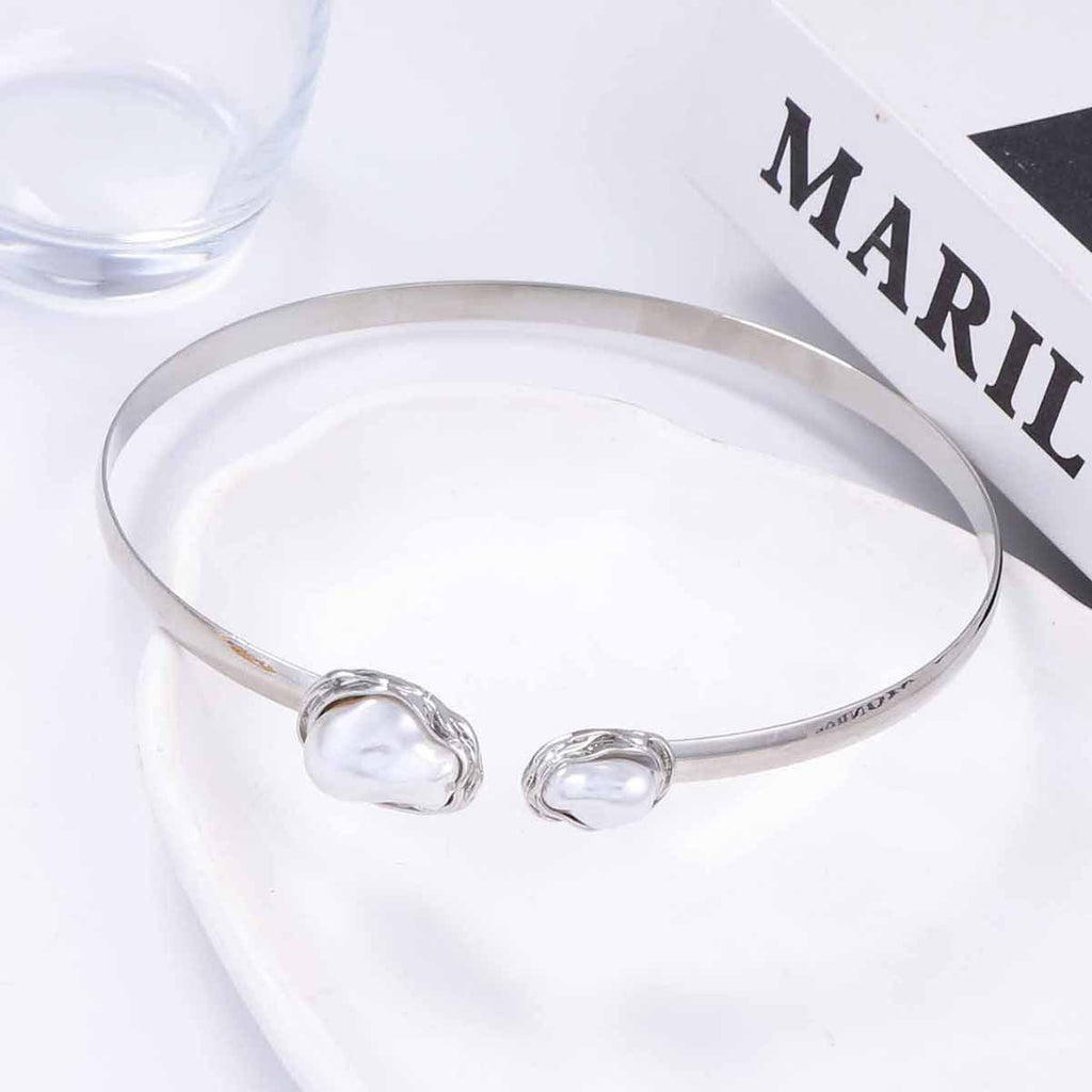 Stunning Pearl Bracelet for Daily Wear