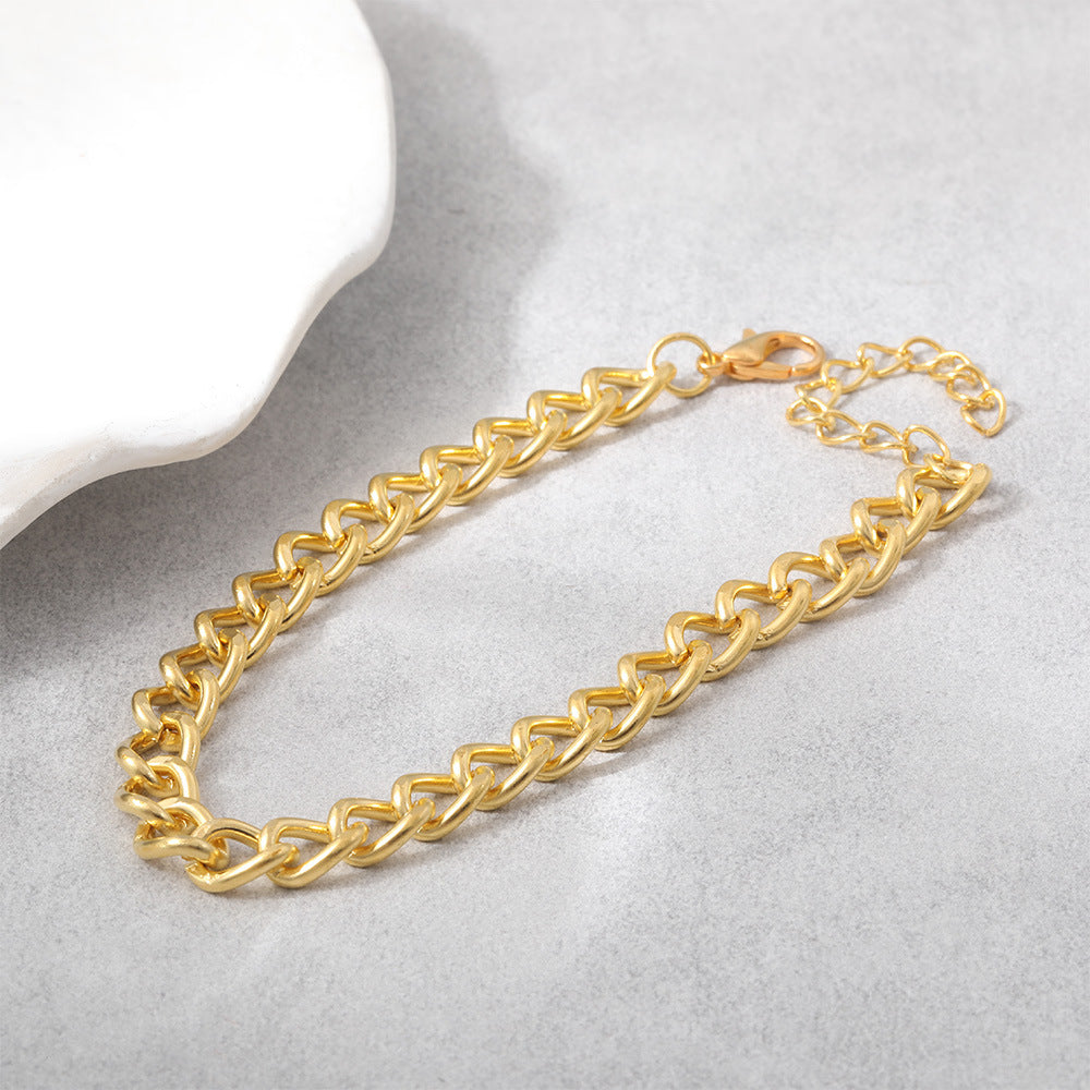 Romantic Gold Bracelet for Special Moments