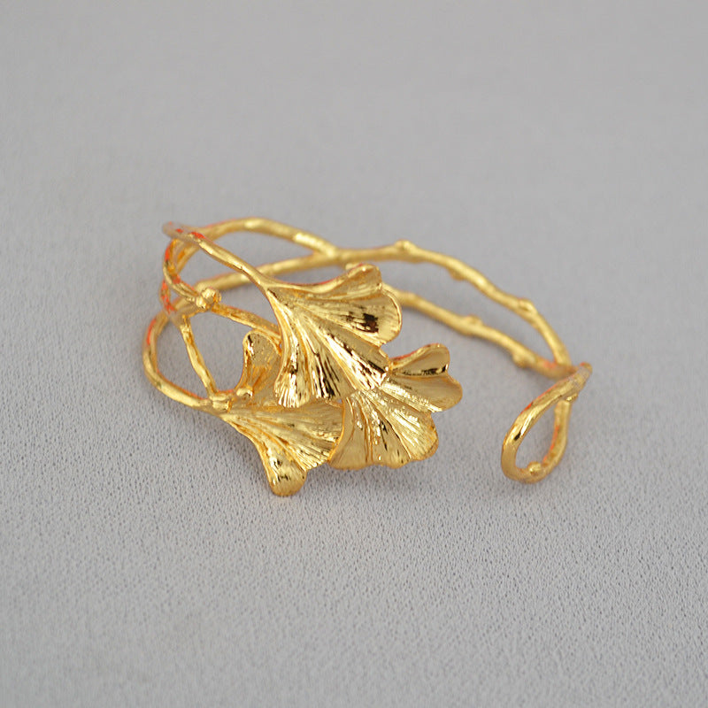 Charming Gold Bracelet for Any Occasion