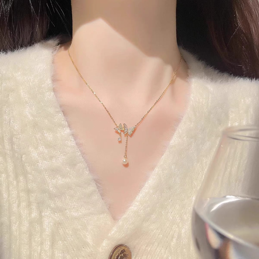 Classic Pearl Necklace with Timeless Appeal