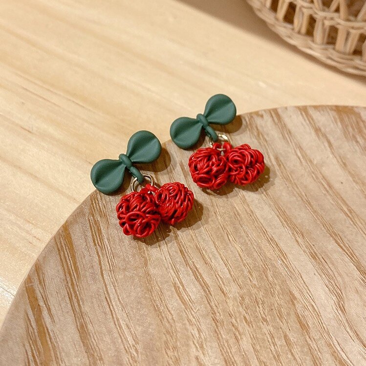 Charming Earring for Any Occasion