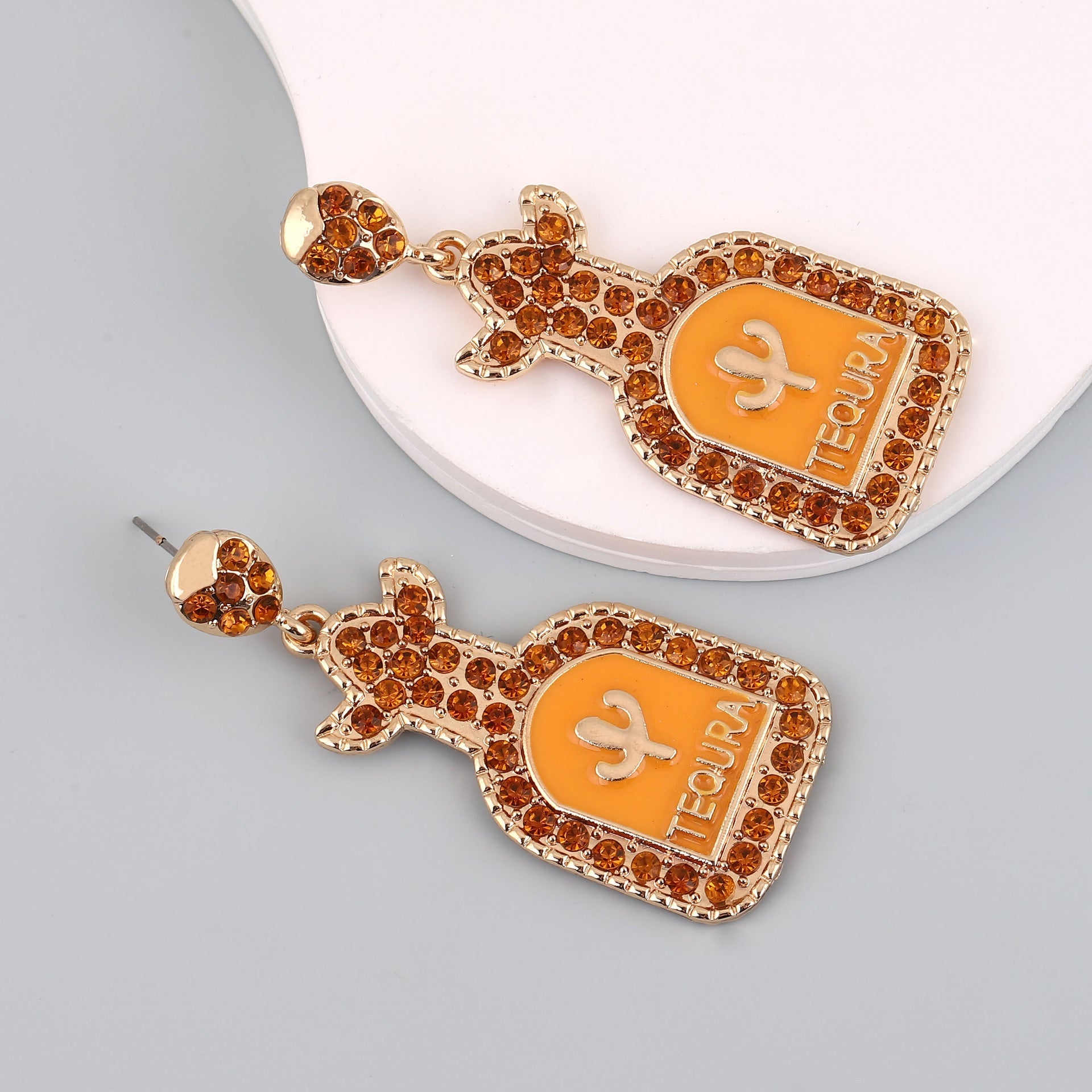 Charming Earring for Any Occasion
