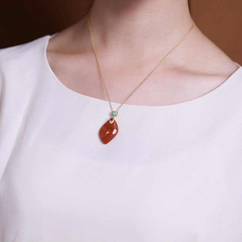 Classic Silver Necklace with Timeless Appeal