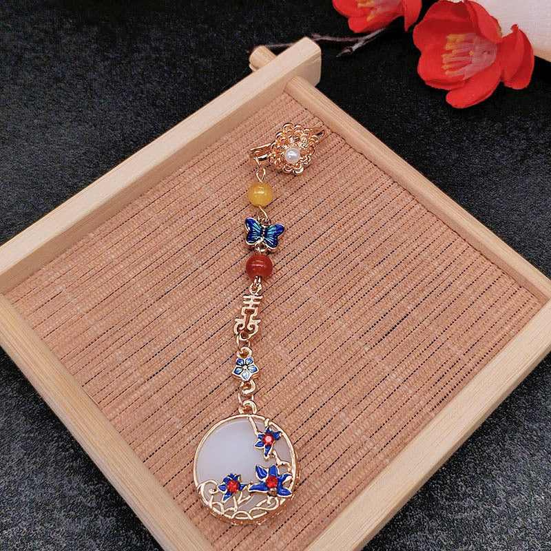 Classic Pendant with Timeless Appeal