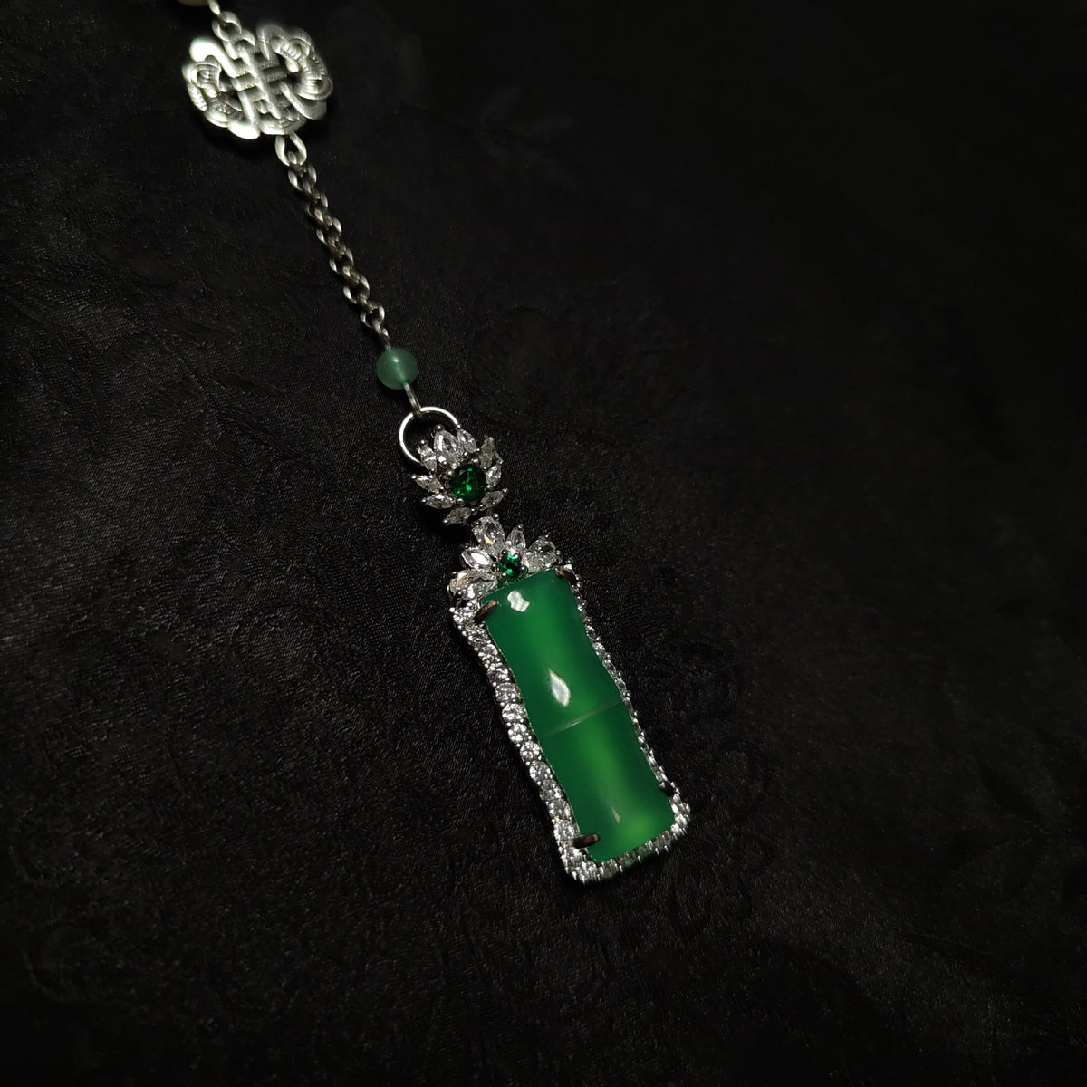 Elegant Pendant for Every Occasion