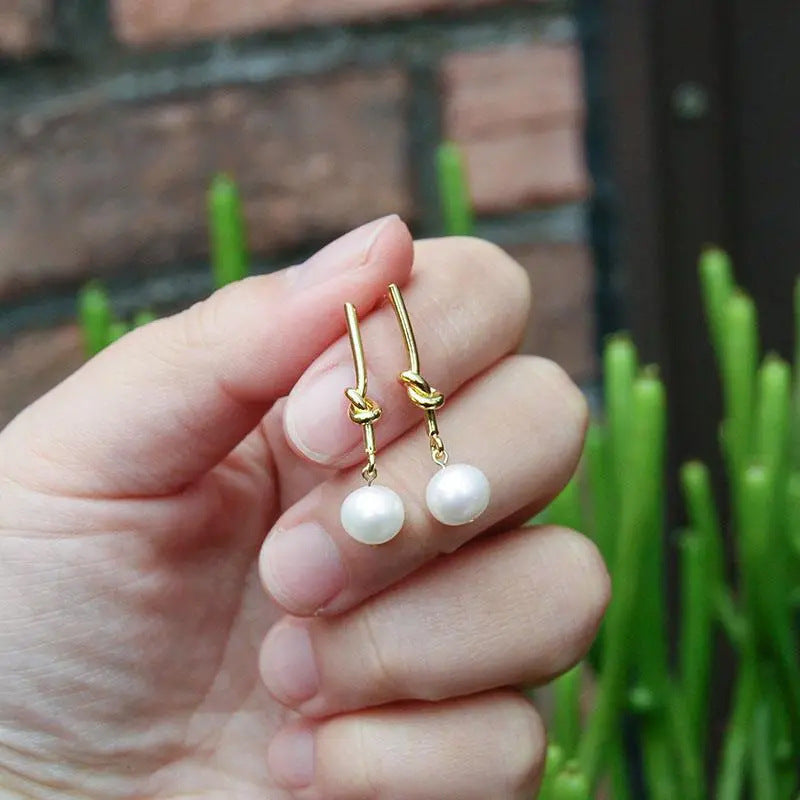 Romantic Silver Earring for Special Moments