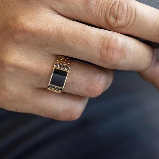 Romantic Gold Ring for Special Moments