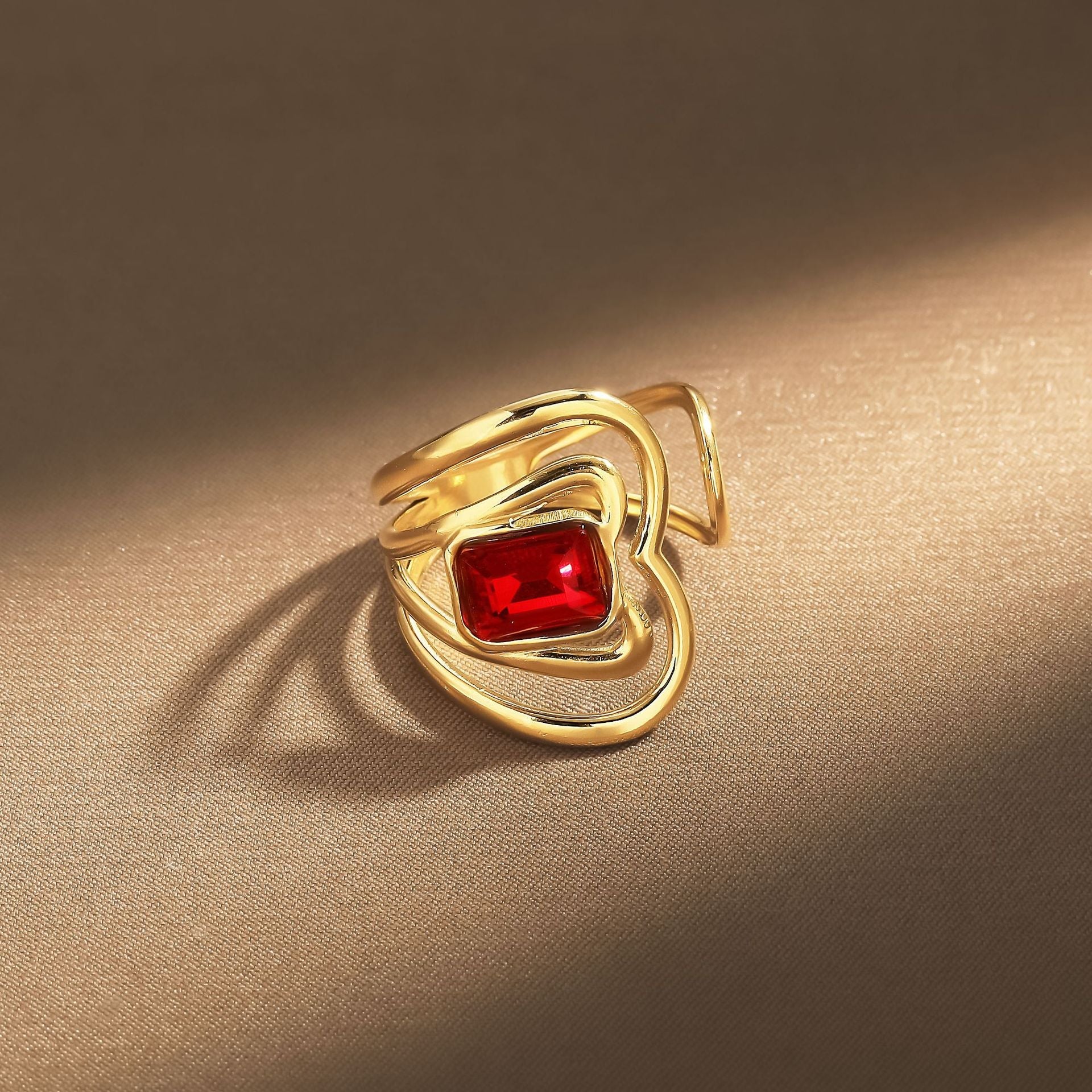 Classic Gold Bracelet with Timeless Appeal