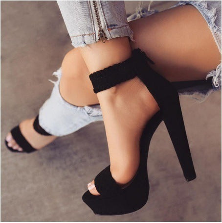 Graceful Orthopedic Sandals for Modern Look