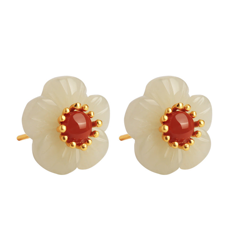 Charming Silver Earring for Any Occasion