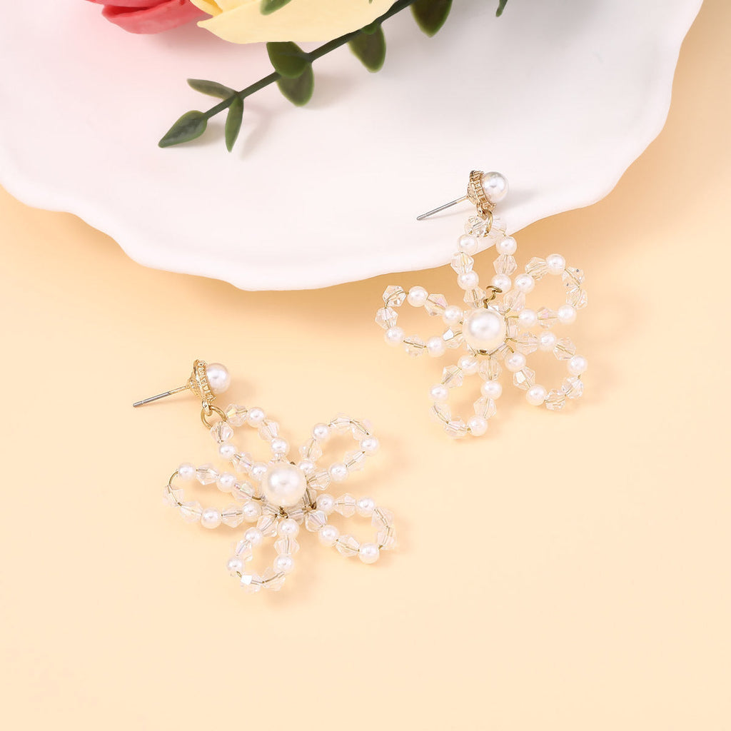 Classic Pearl Earring with Timeless Appeal