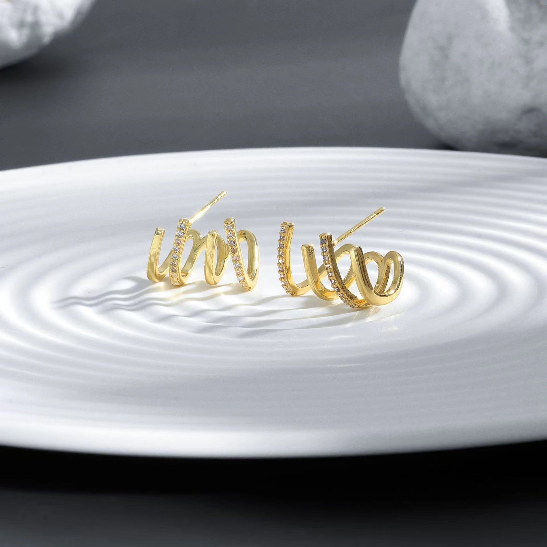 Beautiful Gold Earring with Unique Style