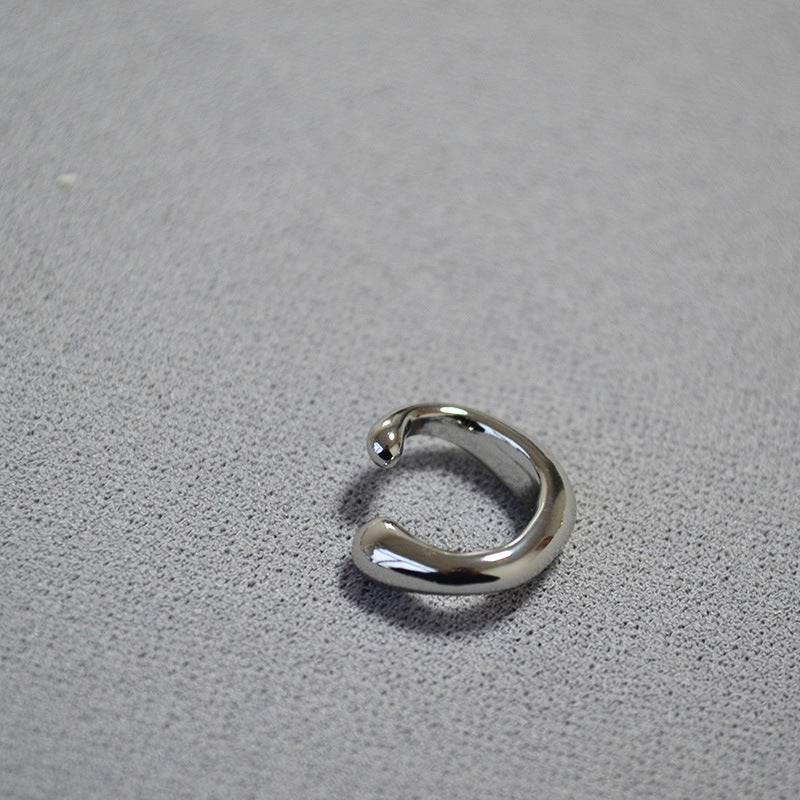 Classic Gold Earring with Timeless Appeal
