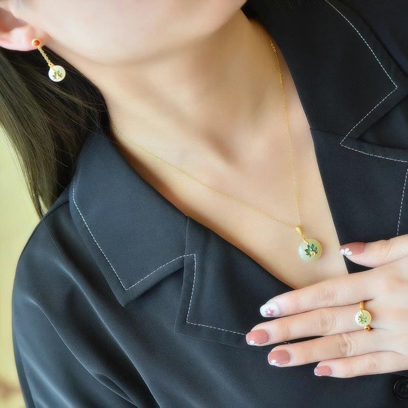 Charming Silver Set for Any Occasion