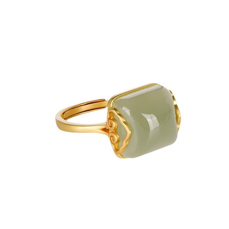 Classic Silver Ring with Timeless Appeal
