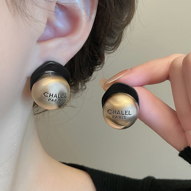 Delicate Artisan Gold Earring