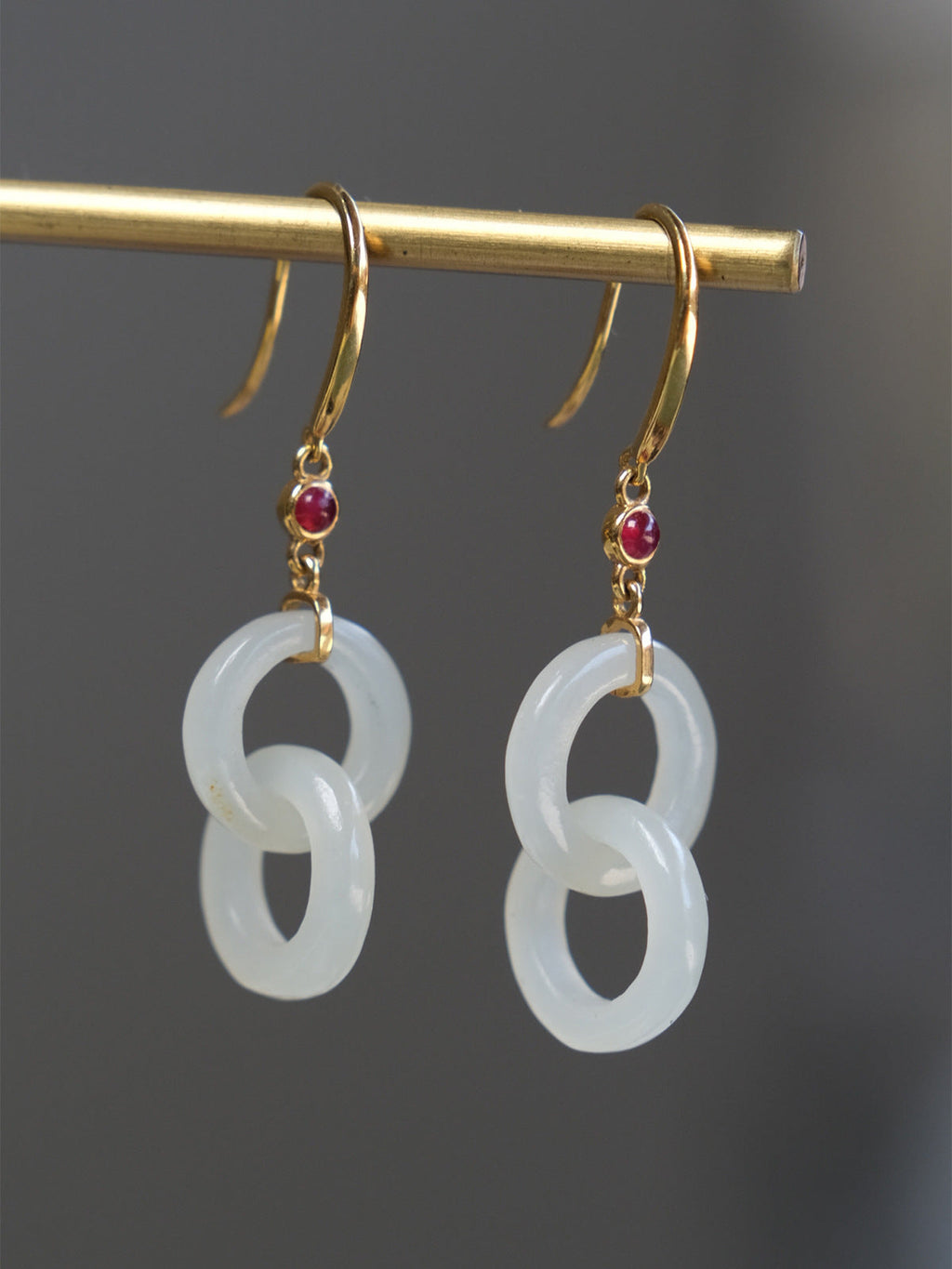 Charming Earring for Any Occasion