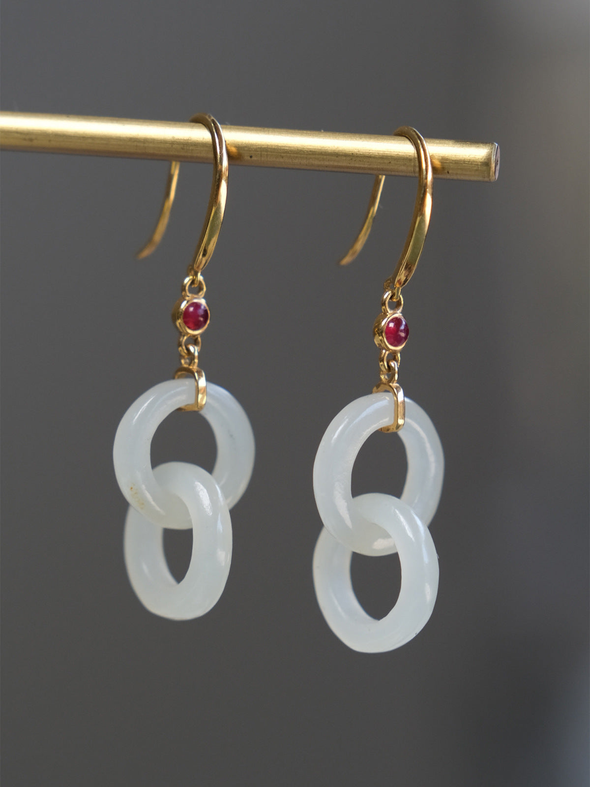 Charming Earring for Any Occasion