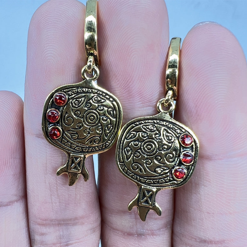 Stunning Gold Earring for Daily Wear