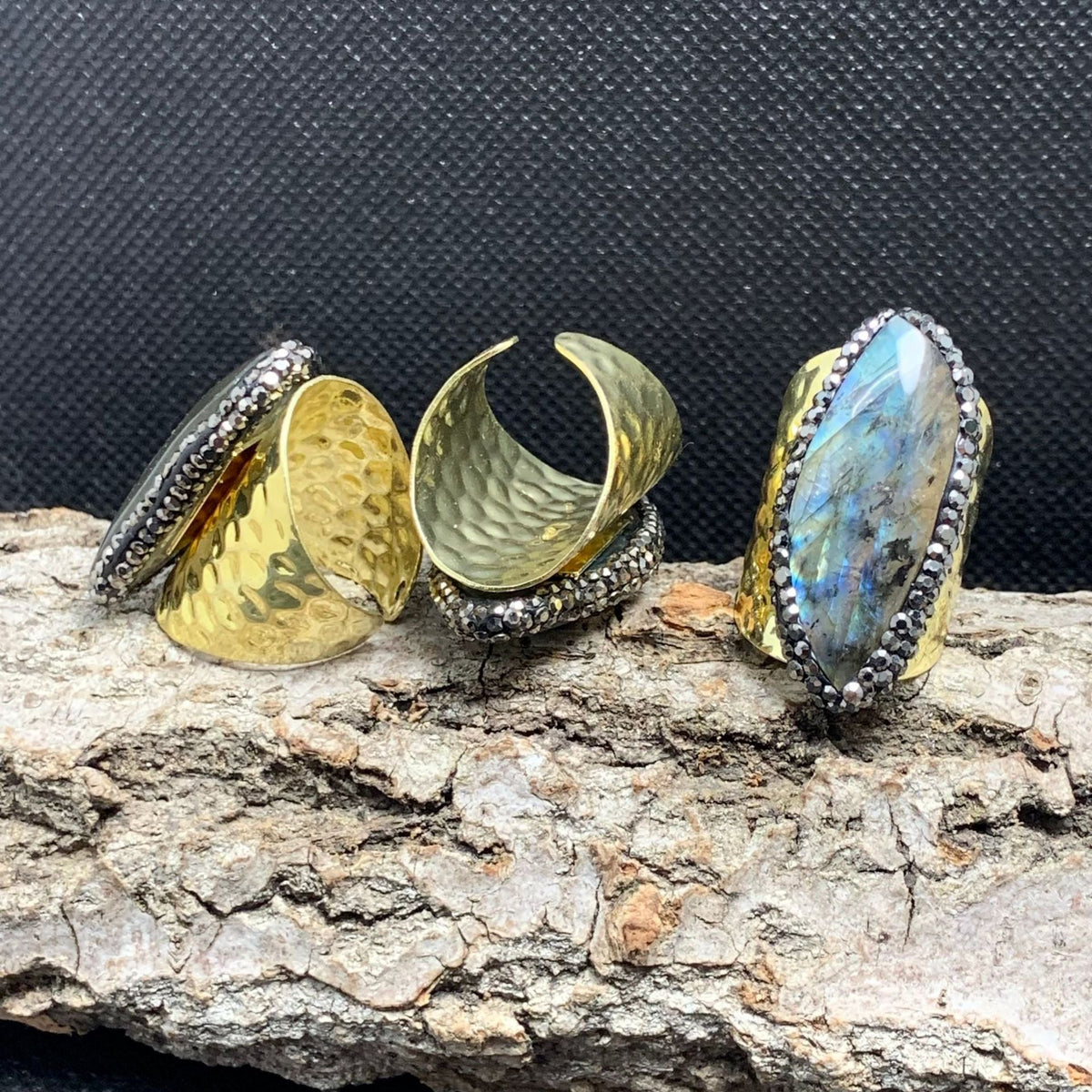 Stunning Gold Ring for Daily Wear