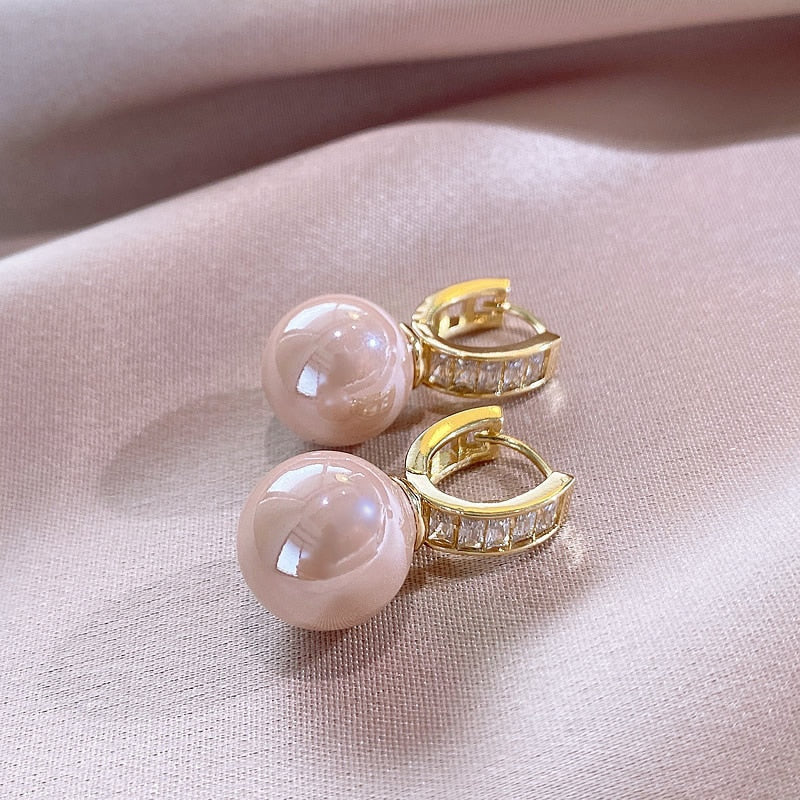 Romantic Pearl Earring for Special Moments