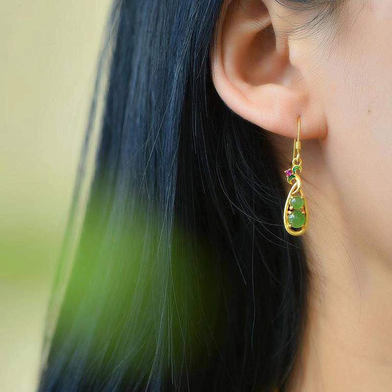 Romantic Gold Earring for Special Moments