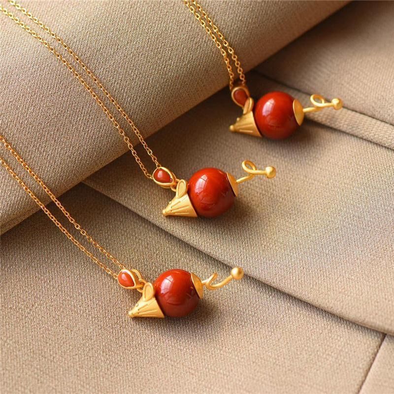 Classic Gold Necklace with Timeless Appeal