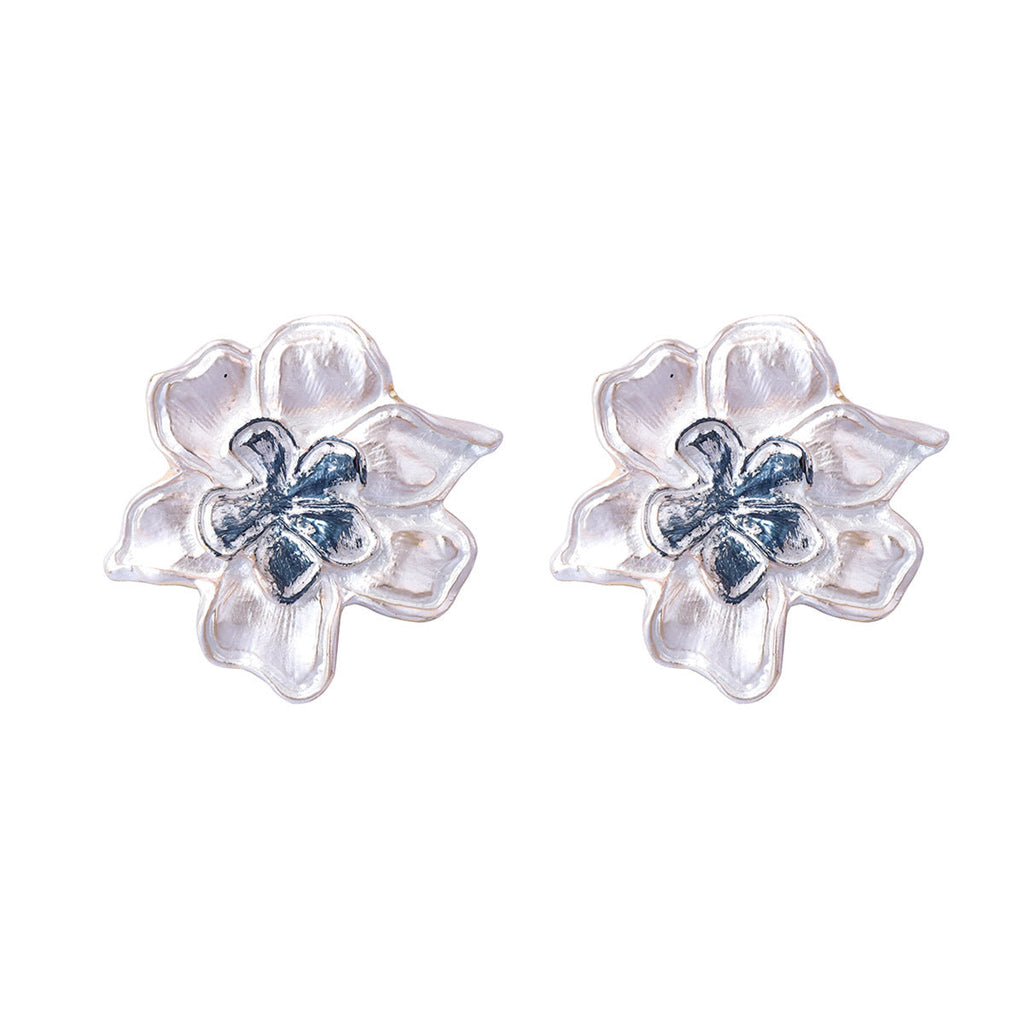 Charming Piece for Any Occasion