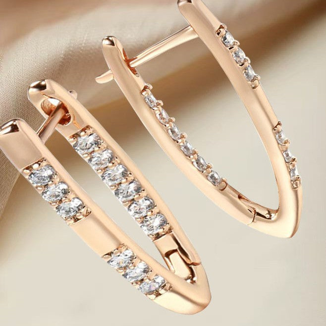 Romantic Gold Earring for Special Moments