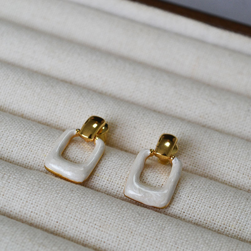 Stunning Gold Earring for Daily Wear